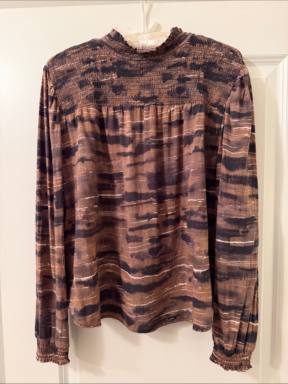 cloth & stone brown and black soft smocked blouse in size large